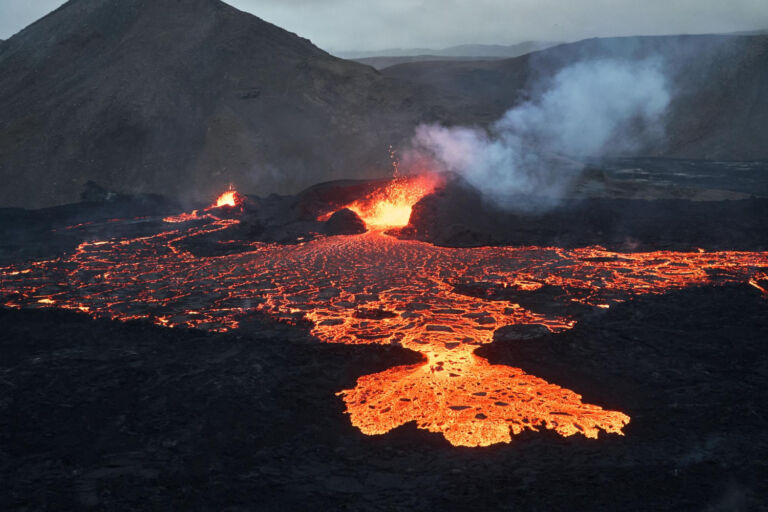 Types Of Volcanoes: A Guide To The 6 Most Dangerous Forms | Let's Talk ...