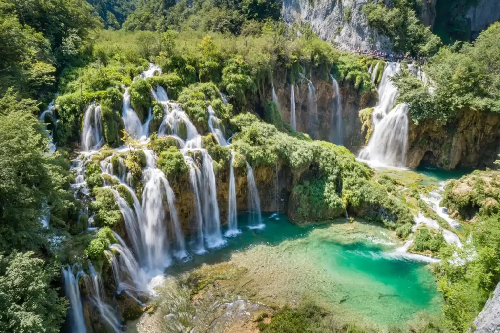 Top 10 Most Beautiful Waterfalls in the World – Ultimate Travel Guide 9 Most beautiful waterfalls in the world